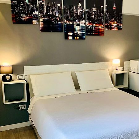 Appartamento Magda House & Parking Bari Esterno foto