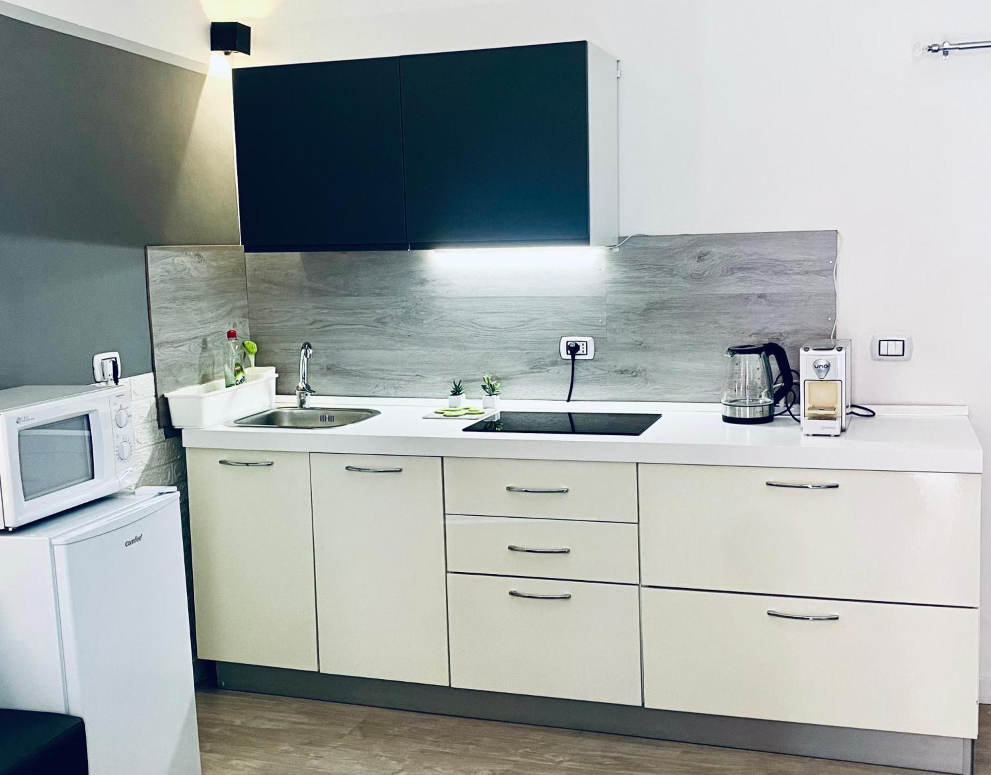Appartamento Magda House & Parking Bari Esterno foto