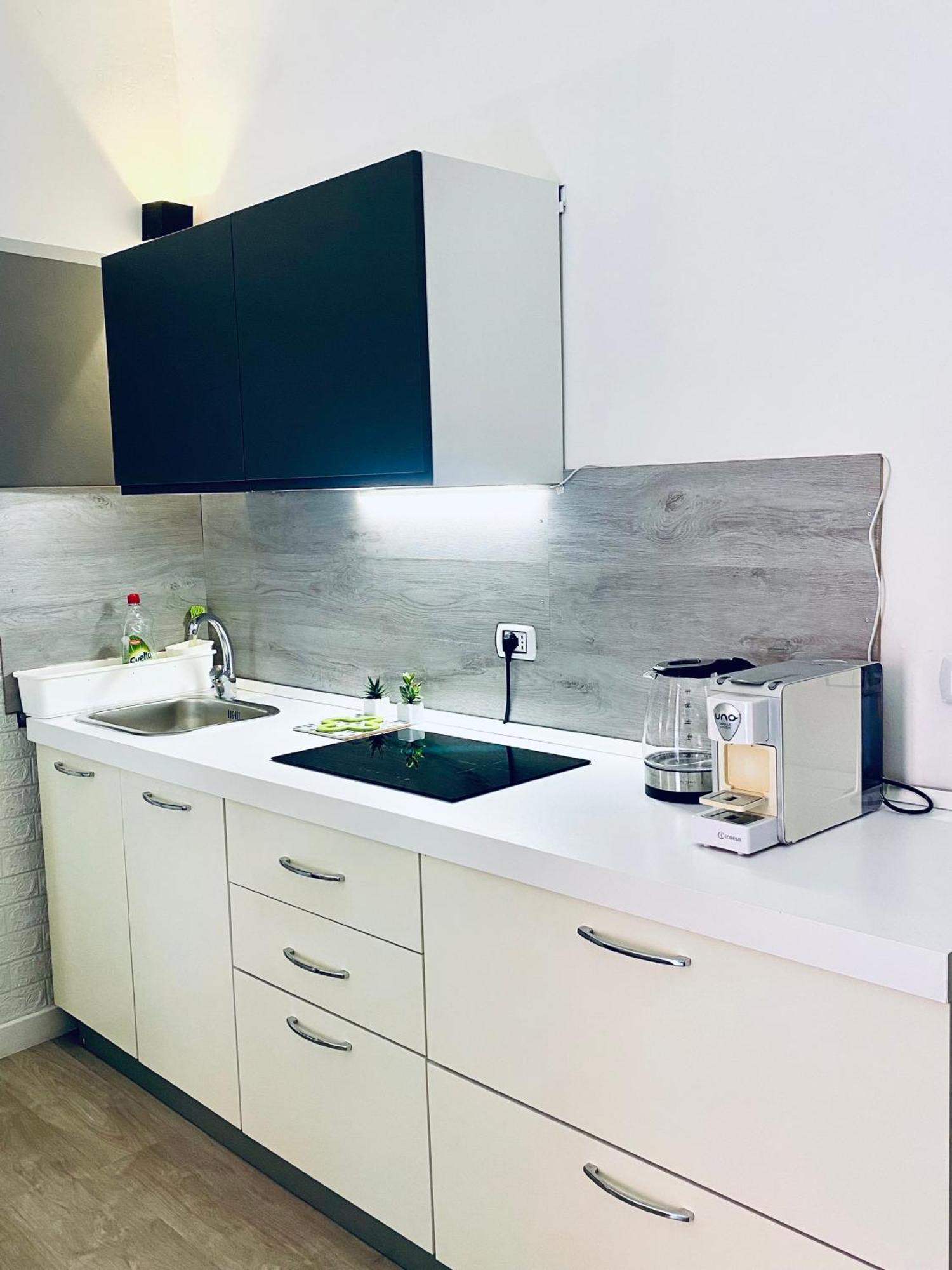 Appartamento Magda House & Parking Bari Esterno foto